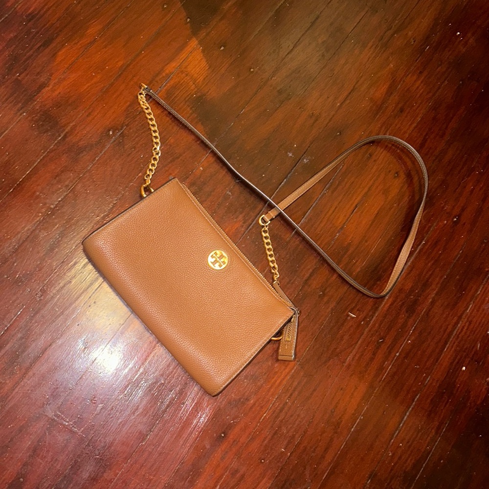 Beautiful gentle used Tory Burch crossbody bag In perfect condition